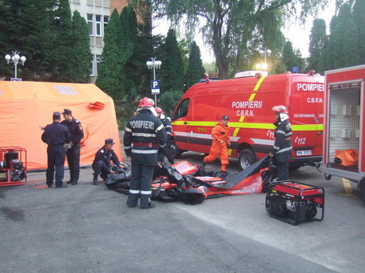 ISU Bihor: Sursă de radiaţie cu nivel mai mare decât cel normal, într-un camion care transporta deşeuri; nu este pericol pentru populaţie
