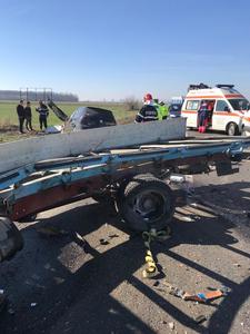 Vrancea: Patru răniţi, într-un accident rutier produs pe DN 2; una dintre victime este inconştientă. FOTO