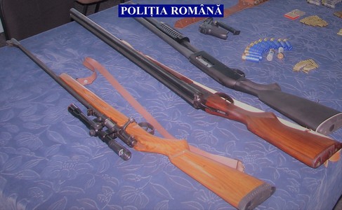 IGPR: 834 de cetăţeni români şi 33 de cetăţeni străini, cercetaţi pentru braconaj; au fost indisponibilizate peste 550 de arme şi peste 7 tone de carne de vânat