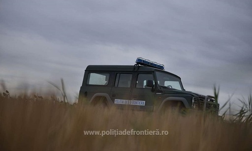 Adolescent din Afganistan, oprit cu focuri de armă de poliţiştii de frontieră din Caraş-Severin