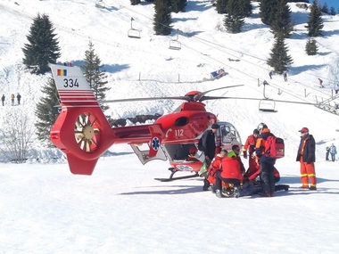 Un turist va fi evacuat de la cabana Suru din Munţii Făgăraş cu un elicopter SMURD; tânărul a suferit un episod de pierdere a cunoştinţei. VIDEO