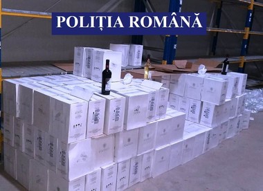 Constanţa: Doi bărbaţi au fost arestaţi preventiv, după ce au emis ordine de plată fără acoperire, prejudiciul fiind de aproape 800.000 de lei