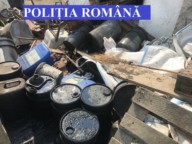 Alba: 67 de tone de îngrăşăminte chimice, depozitate în loc public, apropierea unor recipiente cu motorină, au fost indisponibilizate