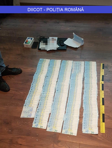 Percheziţii în Vâlcea, Ilfov, Gorj şi Bucureşti, la persoane suspectate că au înşelat cetăţeni germani falsificând site-urile unor firme de comerţ. VIDEO