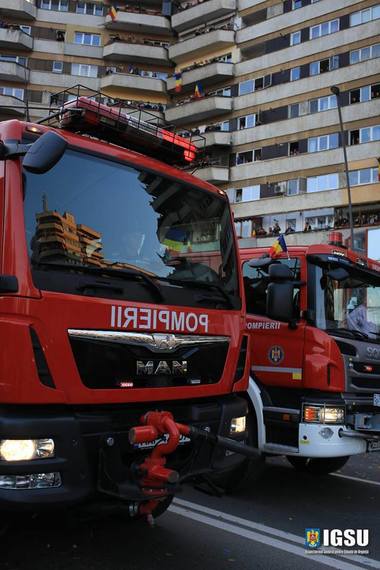 Prahova: Peste 120 de persoane dintr-un supermarket din Ploieşti, evacuate din cauza unui miros puternic, deocamdată neidentificat; opt persoane prezintă greţuri şi ameţeli