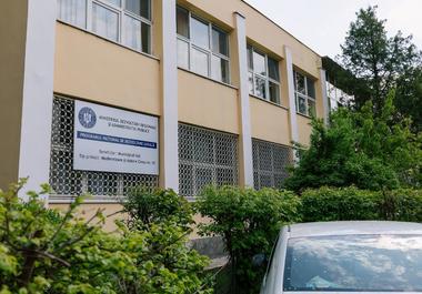 Directoarea şi trei dintre angajatele unei creşe din Iaşi, destituite după ce părinţii unui copil au înregistrat infirmierele când jignesc copiii şi-i ameninţă cu bătaia  