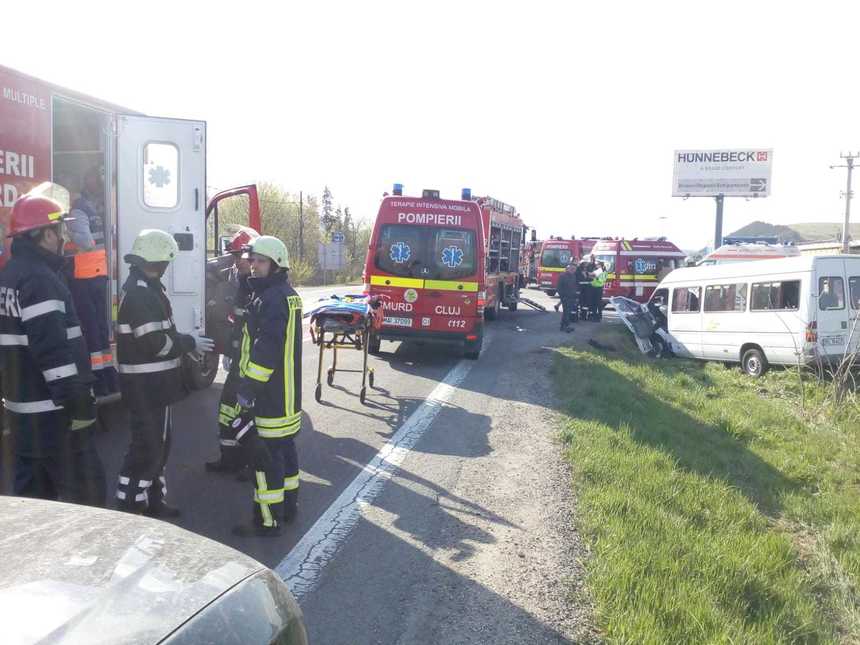 Cluj: Toate cele 11 persoane rănite în accident au fost transportate la spital; opt dintre răniţi sunt elevi