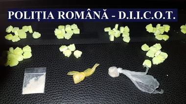 Constanţa: 34 de persoane, dintre care 16 străine, sunt cercetate pentru trafic şi consum de droguri, după ce au fost prinse în minivacanţa de 1 Mai, la un festival din Mamaia. FOTO