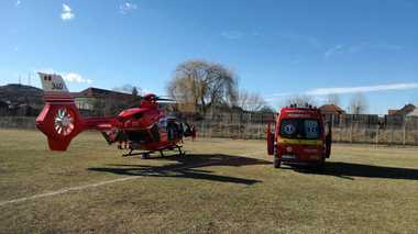 Iaşi: Femeie rănită după ce a căzut cu parapanta, de la o înălţime de 15 metri