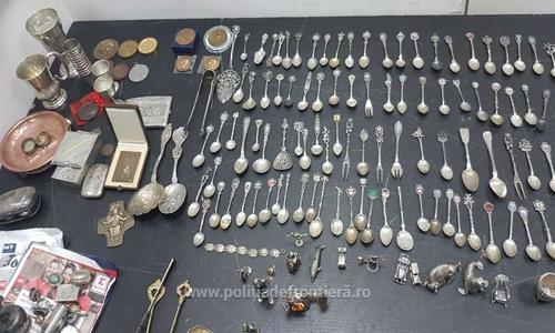 Peste 10 kilograme de obiecte vechi şi bijuterii din metal alb, presupuse a fi din argint, găsite în bagajele unui cetăţean chinez care urma să se îmbarce într-un avion la Cluj-Napoca. FOTO, VIDEO