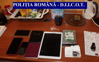 Cinci percheziţii în Constanţa şi Cluj pentru anihilarea unui grup specializat în proxenetism; suspecţii sunt bănuiţi că au obligat mai multe femei să se prostitueze în locaţii închiriate