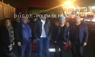 DIICOT: Trei persoane specializate în trafic de migranţi, reţinute; gruparea infracţională care cerea între 500 – 2.000 de euro pentru fiecare persoană se numea ”Cărăuşii”. FOTO/ VIDEO