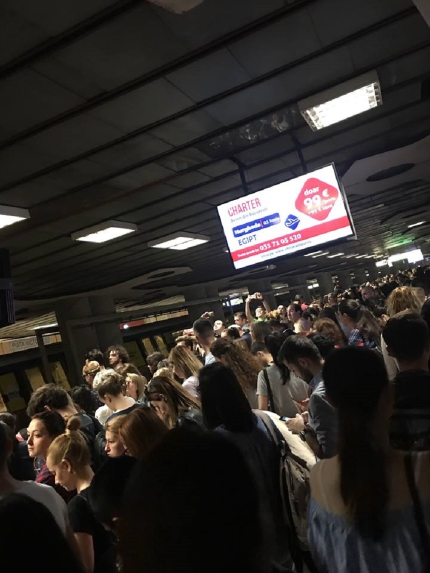 Aglomeraţie la metrou, miercuri dimineaţă, pe Magistrala Berceni – Pipera, din cauza dereglării unui sistem electric al liniei