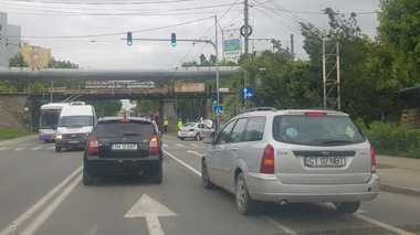 O maşină de Poliţie aflată în misiune s-a ciocnit cu un autoturism, într-o intersecţie din Timişoara; doi poliţişti au fost duşi la spital