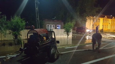 Ialomiţa: Zeci de case şi gospodării au fost inundate în urma ploilor abundent - FOTO