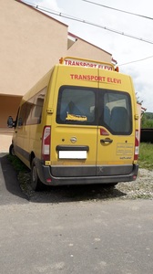 Şoferul unui microbuz şcolar din judeţul Cluj, prins când conducea băut
