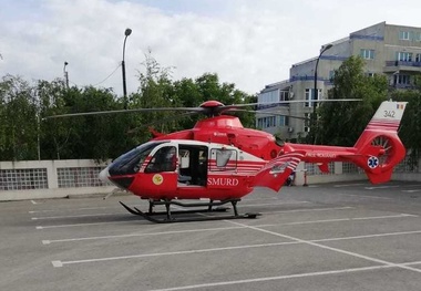 Constanţa: Un copil de doi ani a fost grav rănit după ce a căzut de la etajul cinci al unui bloc