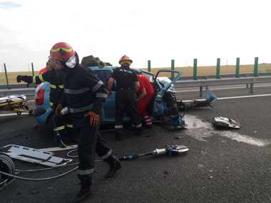 O persoană a murit şi alte patru au fost rănite în urma unui accident produs pe A2, în judeţul Constanţa; traficul este blocat. FOTO
