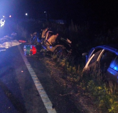 Vaslui: Cinci persoane au murit, azi-noapte, în urma unui accident rutier în care au fost implicate trei maşini