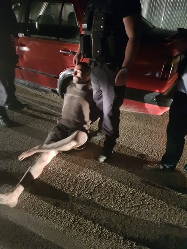 Bărbatul din Timiş care a ucis un om şi a rănit alte cinci persoane a fost reţinut pentru 24 de ore