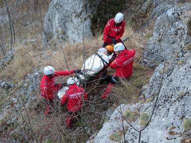 Harghita: Intervenţie a salvamontiştilor pentru a salva o persoană care şi-a fracturat un picior, în zona Piatra Singuratică