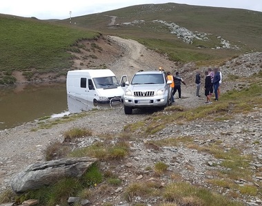 Turişti blocaţi pe Transalpina - FOTO