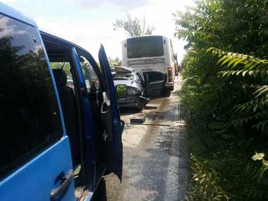 Timiş: 40 de persoane, implicate într-un accident rutier; cinci dintre acestea au avut nevoie de îngrijiri medicale