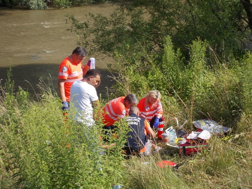 Sibiu: O fetiţă de 10 ani a murit după ce a căzut în râul Târnava