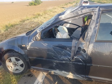 Constanţa: Patru persoane, printre care şi un copil, rănite după ce maşina în care se aflau, condusă de un şofer băut, s-a răsturnat - FOTO

