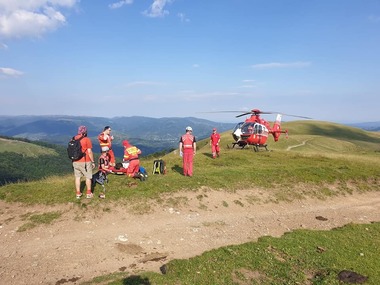 Maramureş: O familie de turişti polonezi, cu doi copii, s-a rătăcit pe drumul forestier dintre Bogdan Vodă şi Bocicoel; salvamontiştii au pornit în acţiune pentru găsirea lor
