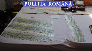 Sibiu: Cinci bărbaţi reţinuţi după ce ar fi înşelat mai multe persoane prin metoda "Accidentul"; prejudiciul depăşeşte 75.000 de lei