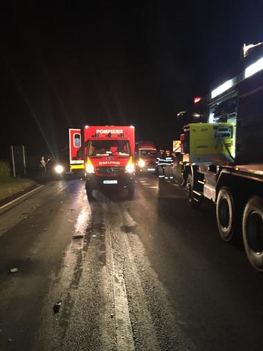 Hunedoara: Un bărbat a murit şi alte patru persoane au fost rănite, după ce o căruţă şi un camion s-au ciocnit, pe DN 7