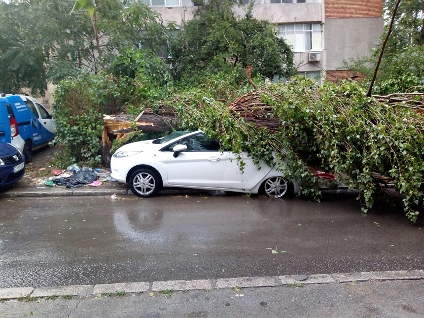 Mesaj Ro-Alert transmis greşit la Constanţa, unde a fost o furtună puternică. Şeful ISU Dobrogea a anunţat sancţionarea cu mustrare a unui ofiţer de serviciu

