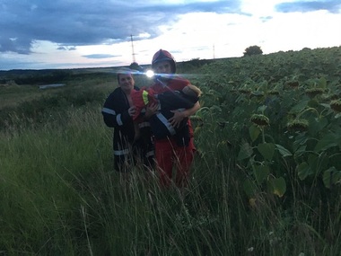 Pompierul care, aflat în timpul liber, a salvat un copil luat de viitură, în judeţul Prahova, a fost premiat