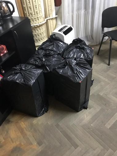 Bărbat prins de poliţiştii din Capitală cu 50.000 de ţigări de contrabandă. VIDEO