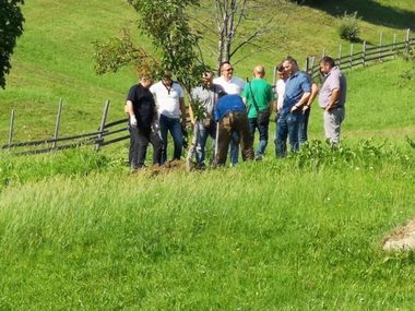 Suceava: Procurorii spun că osemintele găsite în gospodăria femeii suspectate că şi-a ucis nou-născutul vor fi verificate
