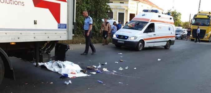 Arad: Un copil de 6 ani şi o femeie de 30 de ani, loviţi de un TIR pe o trecere de pietoni din Lipova; copilul a murit, iar femeia este grav rănită