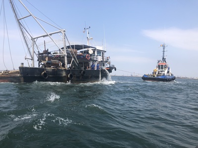 Pescadorul aflat în pericol de scufundare în Marea Neagră, salvat şi în urma intervenţiei echipelor de la Midia Marine Terminal. FOTO, VIDEO
