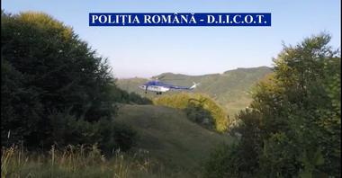 Maramureş: Opt persoane, între care doi soţi germani, cercetate după ce ar fi exploatat prin muncă mai mulţi adolescenţi germani; ei erau puşi la munci epuizante, ameninţaţi, bătuţi şi ţinuţi în sclavie, sub pretextul unei "reeducări"