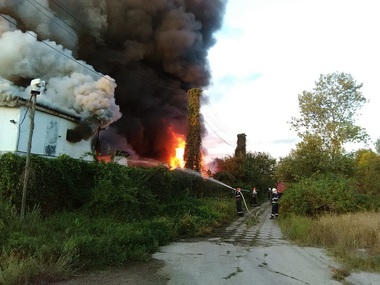 Dolj: Incendiu la o hală pe o suprafaţă de 400 de metri pătraţi. Nu au fost persoane rănite 