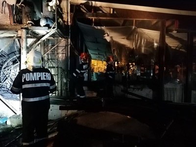 Incendiu la un hotel din Mamaia - 30 de persoane au fost evacuate - FOTO

