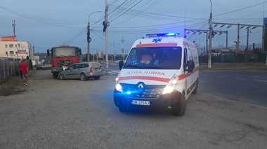 IPJ Sibiu: Bărbatul care a fugit după ce a provocat un accident nu deţine permis de conducere; el este cercetat pentru patru infracţiuni