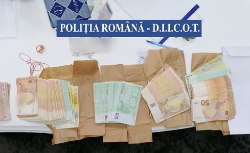 Percheziţii pentru destructurarea unei grupări de trafic de persoane, proxenetism şi spălare de bani, în Buzău