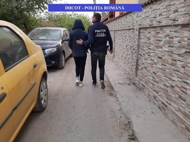 Giurgiu: Şase persoane reţinute pentru trafic de minori, după ce au racolat mai multe adolescente pentru a practica prostituţia