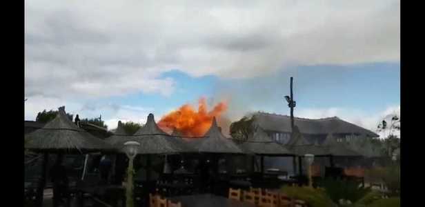 Incendiu la restaurantul Popasul Pescarilor din Olimp. VIDEO