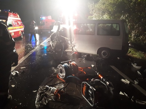 UPDATE - O femeie şi un bărbat au decedat, iar alte două persoane au fost rănite, în urma unui accident produs  DN 66 Haţeg - Simeria - FOTO