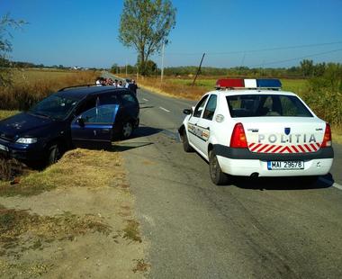 Olt: Poliţiştii au oprit, după o urmărire, o maşină condusă de un băiat de 16 ani care nu are permis şi care consumase băuturi alcoolice