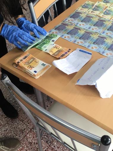 Medic ginecolog din Tulcea, prins când primea mită pentru servicii şi analize medicale pentru persoane neasigurate