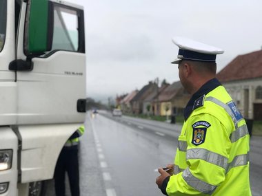 Peste 3.700 de sancţiuni contravenţionale, aplicate de poliţişti în cadrul acţiunii "Atenţie la tren"