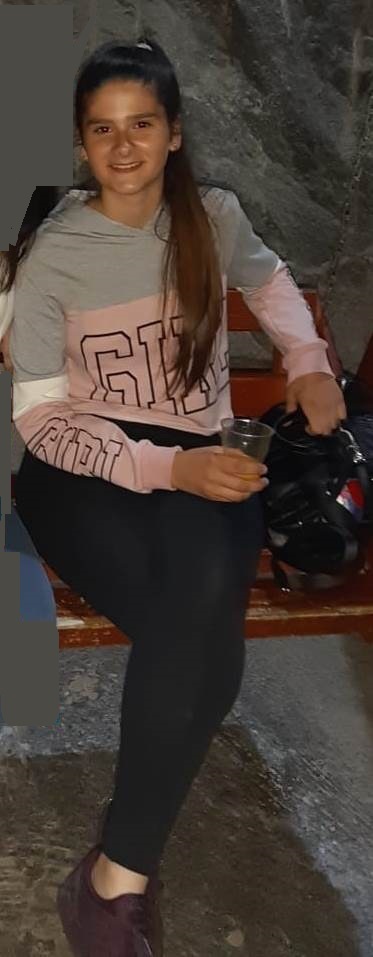 Fată de 13 ani din Craiova, căutată de poliţişti după ce a dispărut de acasă

